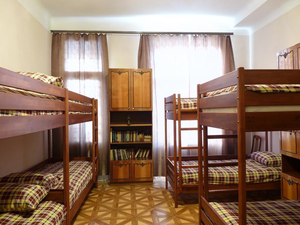 לבוב Voyager Hostel חדר תמונה